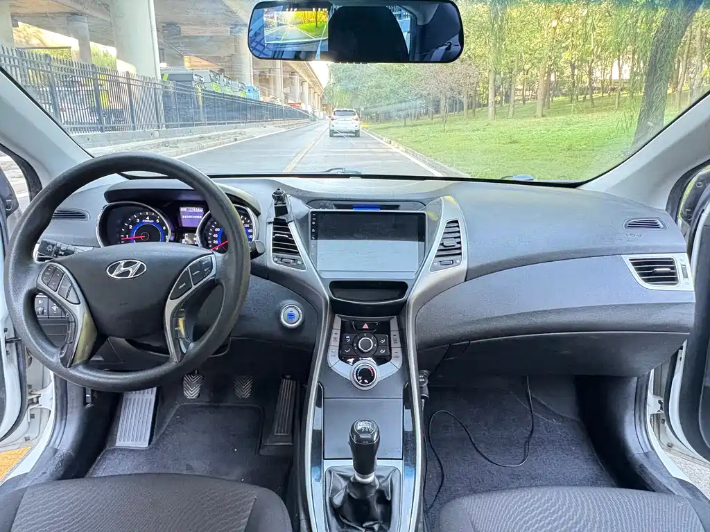 Hyundai Elantra Langdong — миниатюра 9
