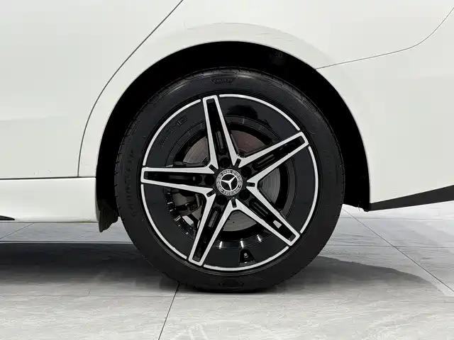 Mercedes-Benz C-Class — миниатюра 12