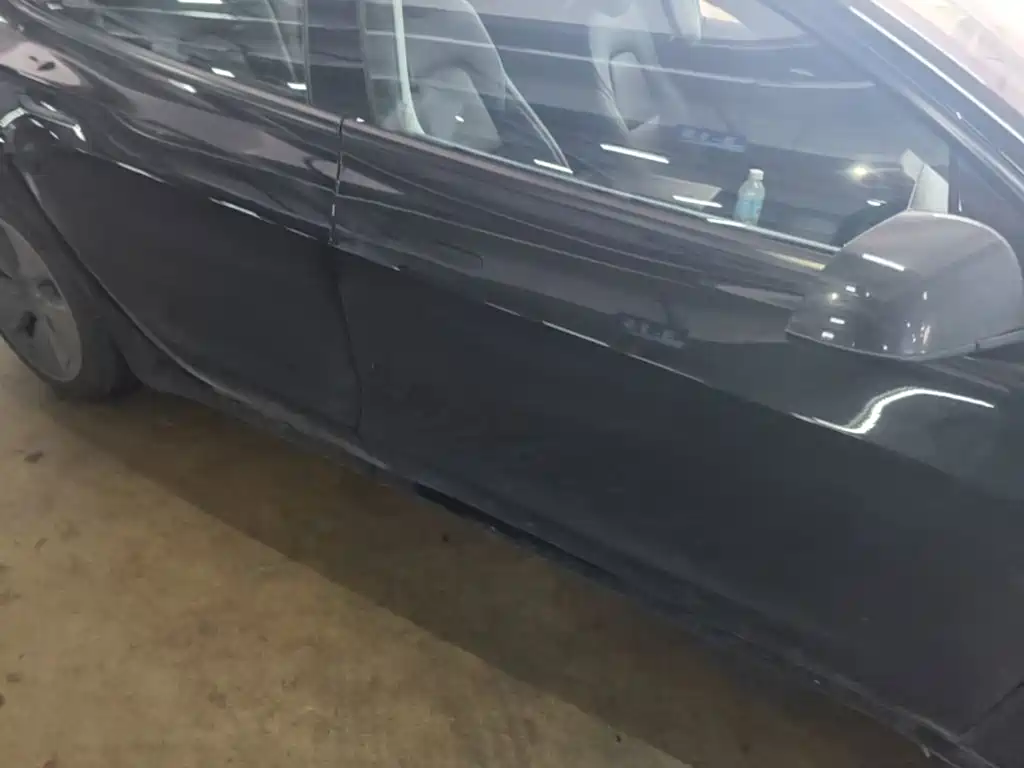 Tesla Model 3 — миниатюра 21