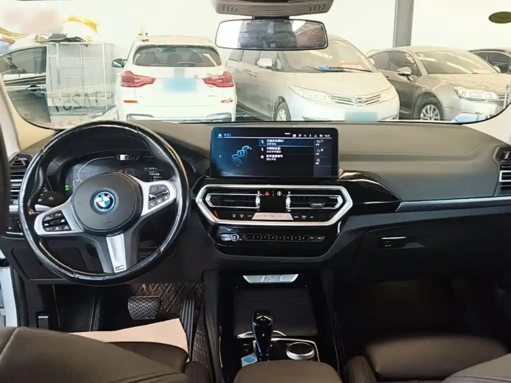BMW iX3 — миниатюра 10