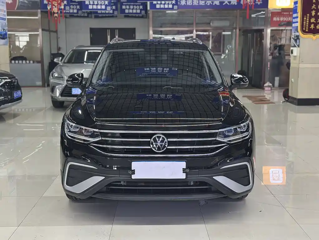 Volkswagen Tiguan L — миниатюра 2