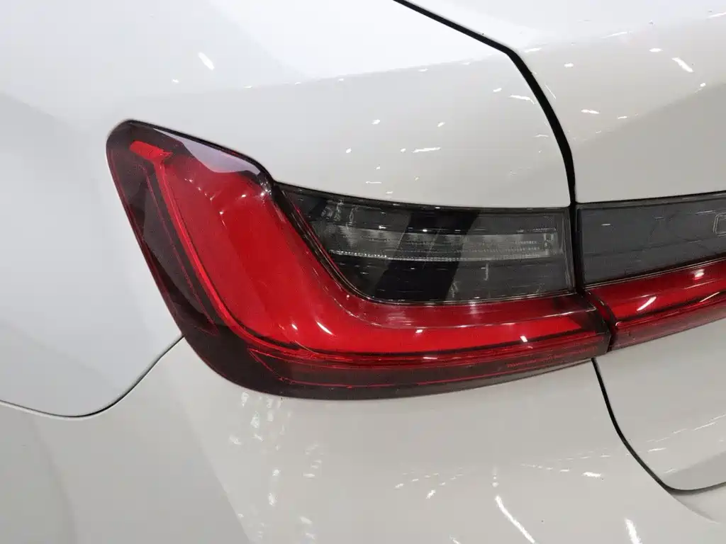 BMW 3 Series — миниатюра 19
