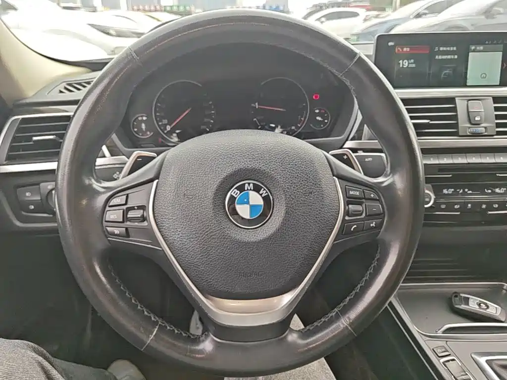 BMW 3 Series — миниатюра 11