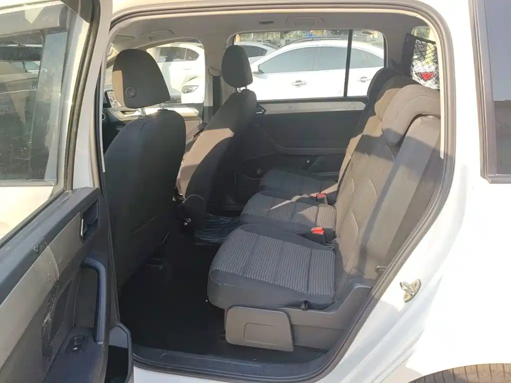 Volkswagen Touran — миниатюра 17