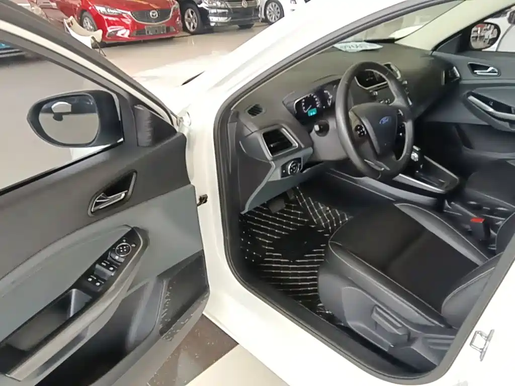 Ford Escort — миниатюра 16
