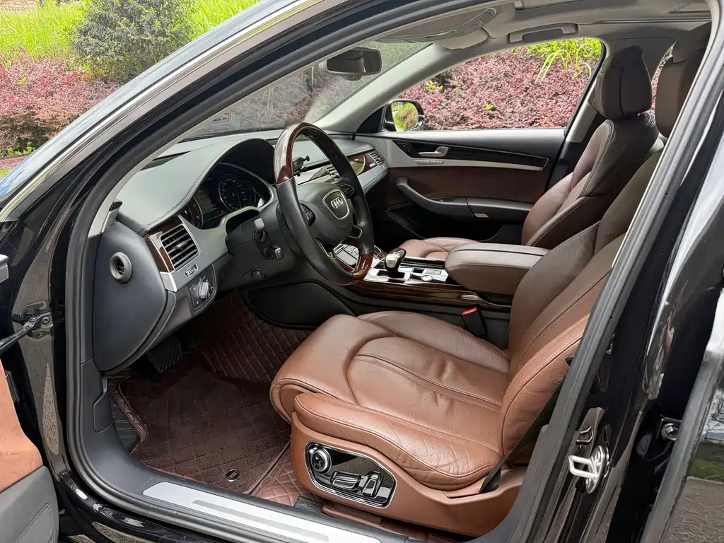 Audi A8 — миниатюра 7