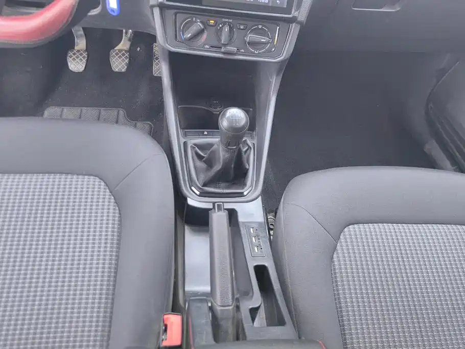 Volkswagen Santana — миниатюра 16