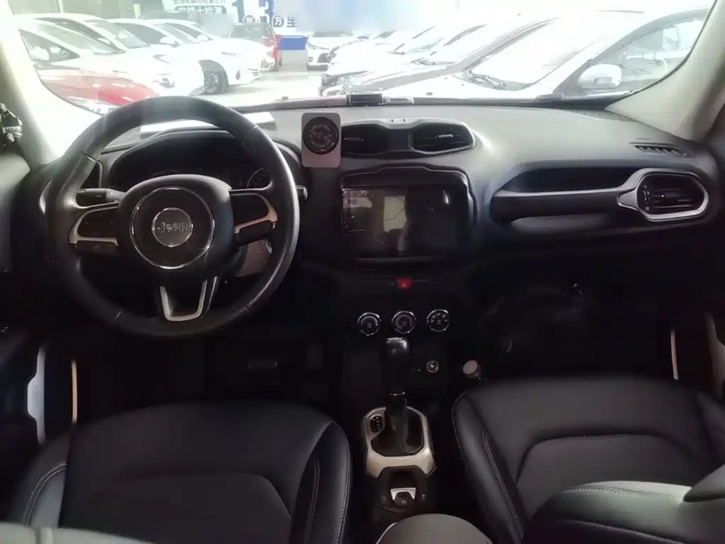 Jeep Renegade — миниатюра 10