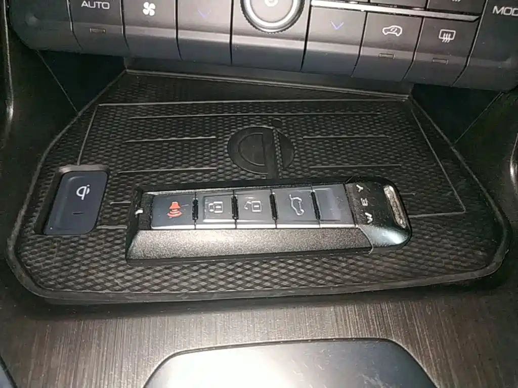 Wey Wey VV6 — миниатюра 9