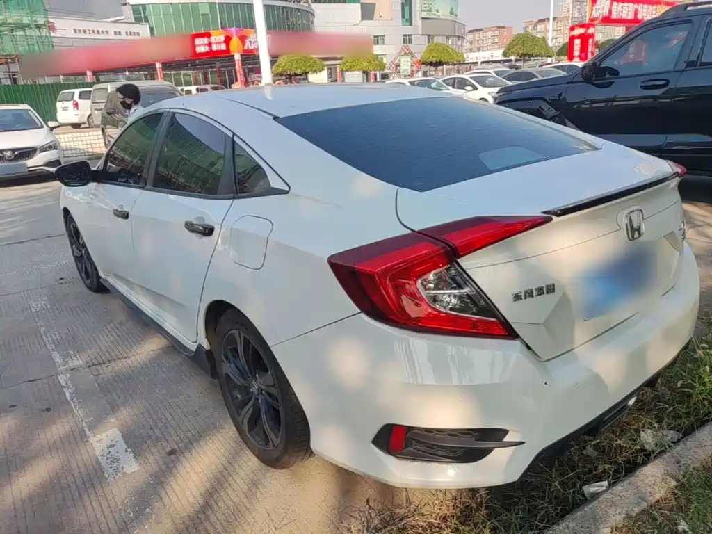 Honda Civic — миниатюра 5