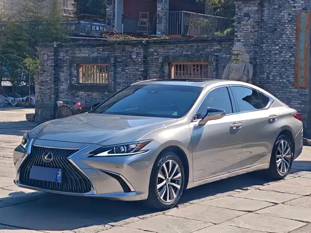 LEXUS ES 2021