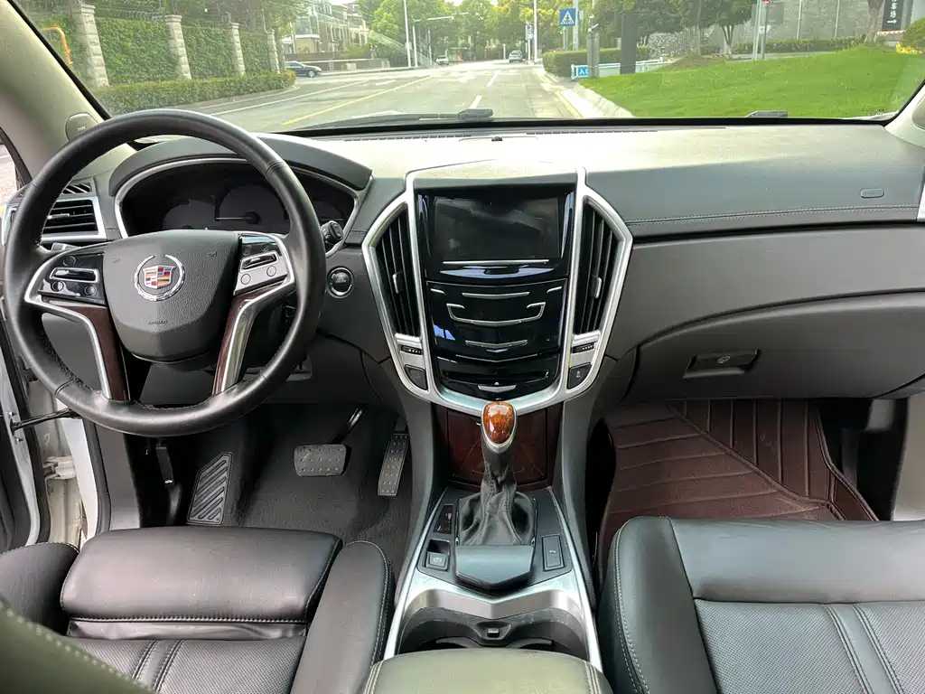 Cadillac SRX — миниатюра 12