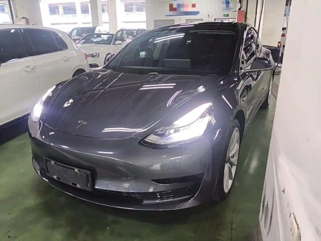 Tesla Model 3 — миниатюра 2