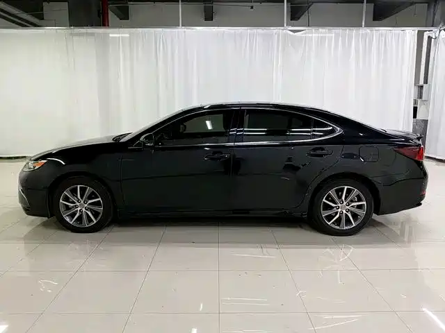 Lexus ES — миниатюра 5