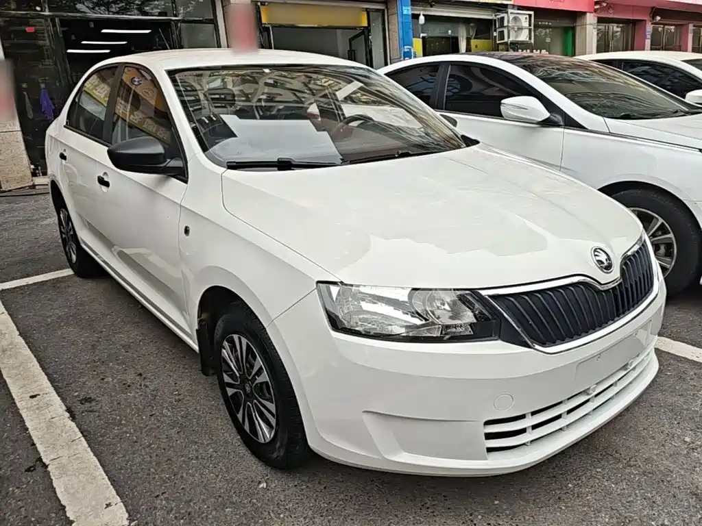Skoda Rapid — миниатюра 4