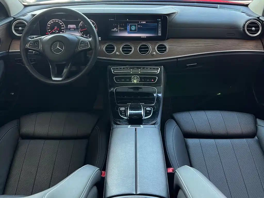 Mercedes-Benz E-Class — миниатюра 5