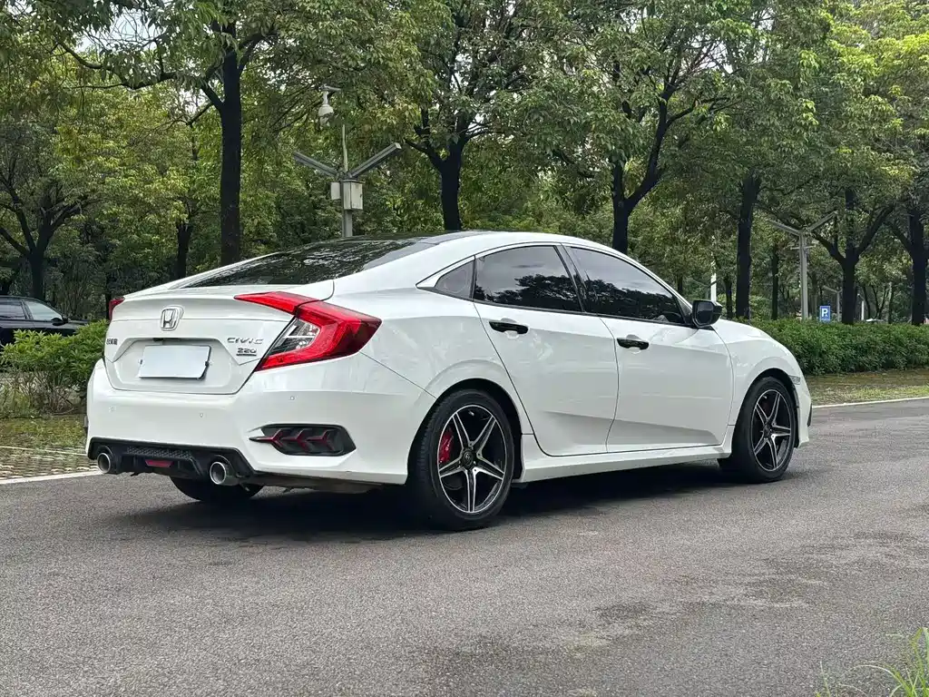 Honda Civic — миниатюра 7
