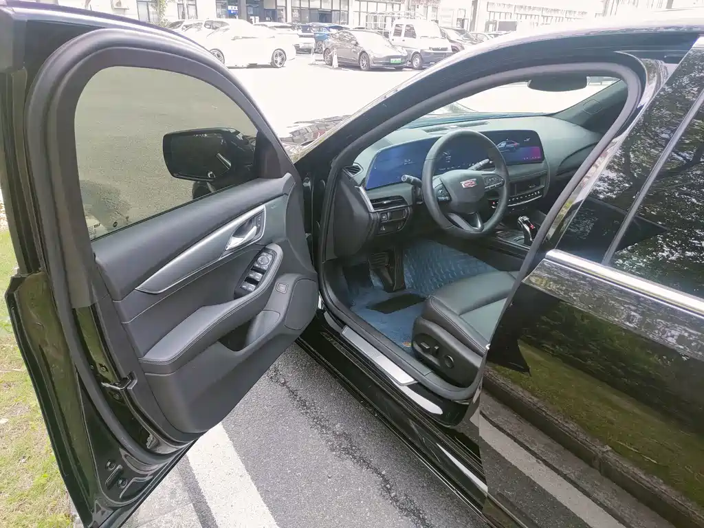 Cadillac CT5 — миниатюра 22