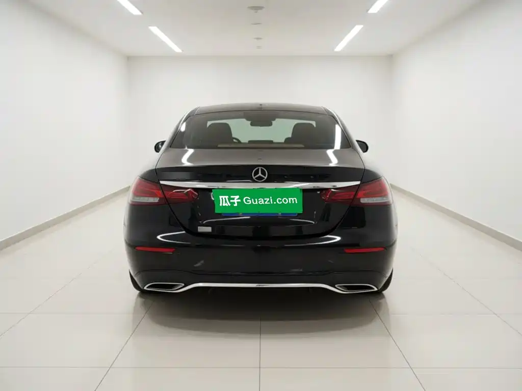 Mercedes-Benz E-Class — миниатюра 5