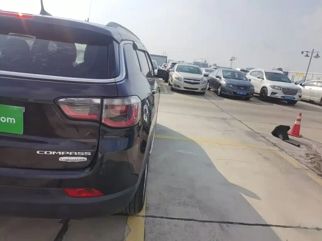 Jeep Compass — миниатюра 8