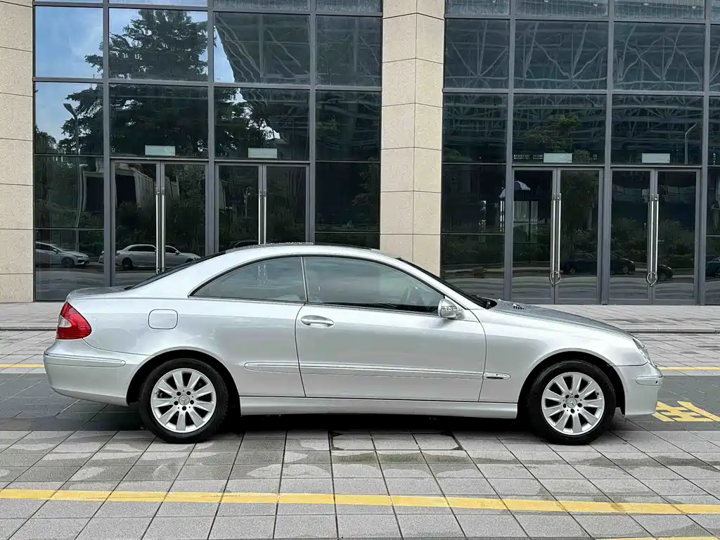 Mercedes-Benz CLK-Class — миниатюра 8