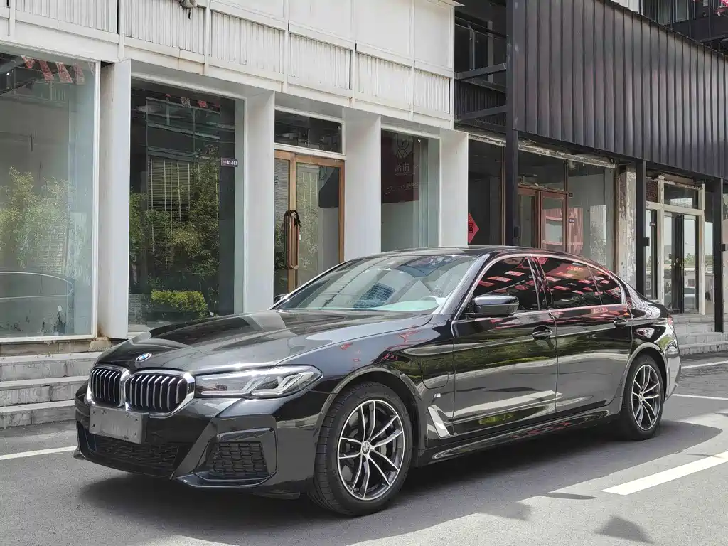 2021 BMW 5er - zdjęcie 1 z 16