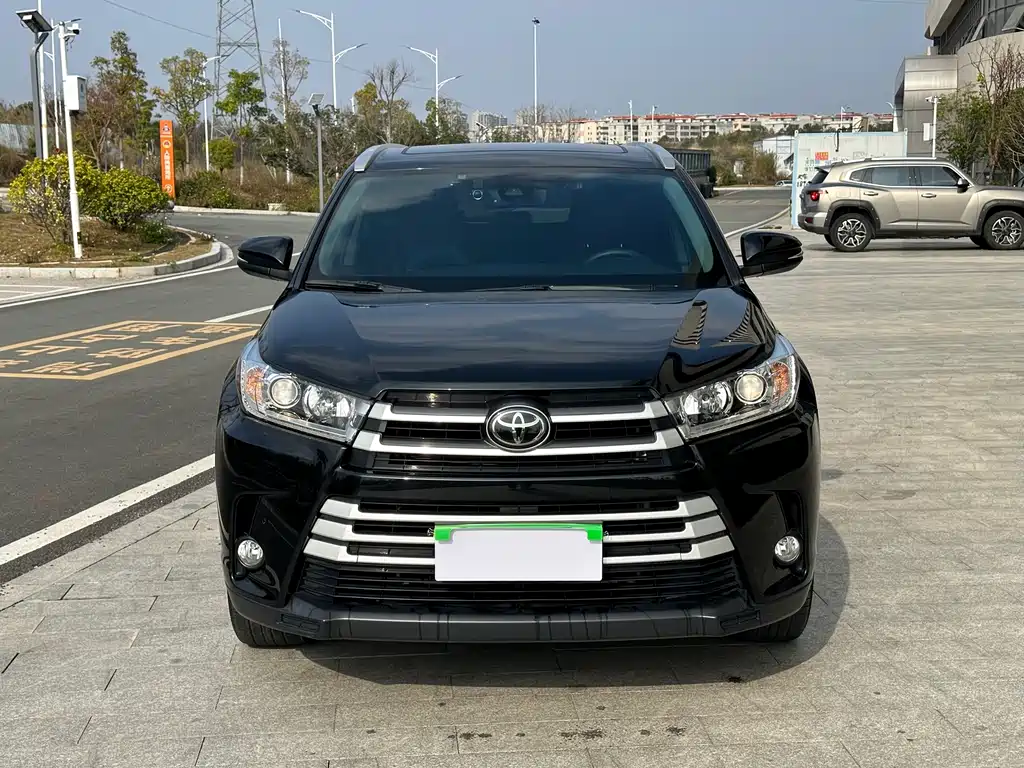 TOYOTA HIGHLANDER