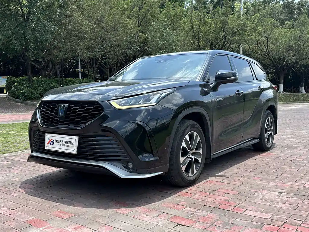 Toyota Crown Kluger 2022