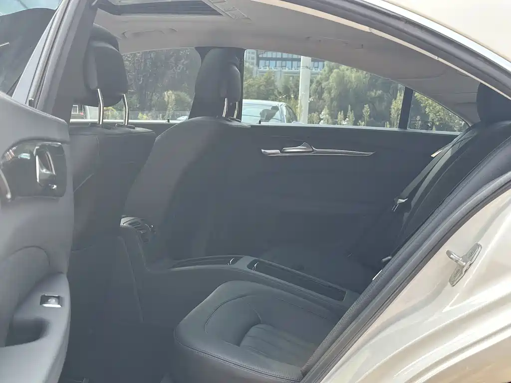 Mercedes-Benz CLS — миниатюра 23
