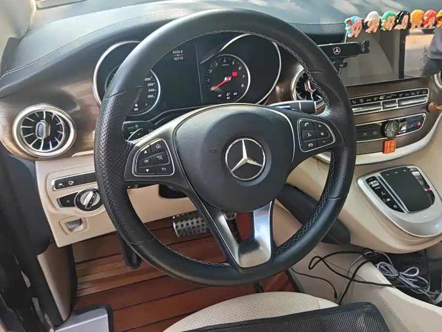Mercedes-Benz V-Class — миниатюра 15