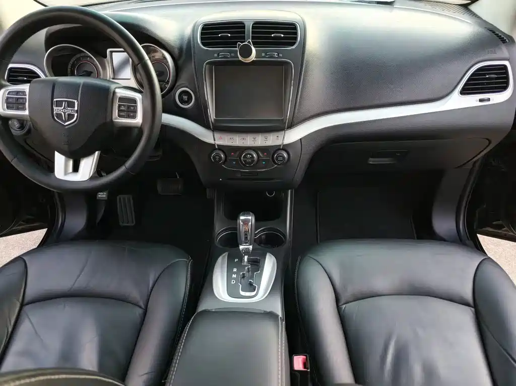 Dodge Journey — миниатюра 6