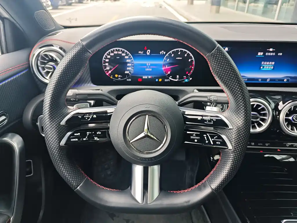 Mercedes-Benz A-Class — миниатюра 9
