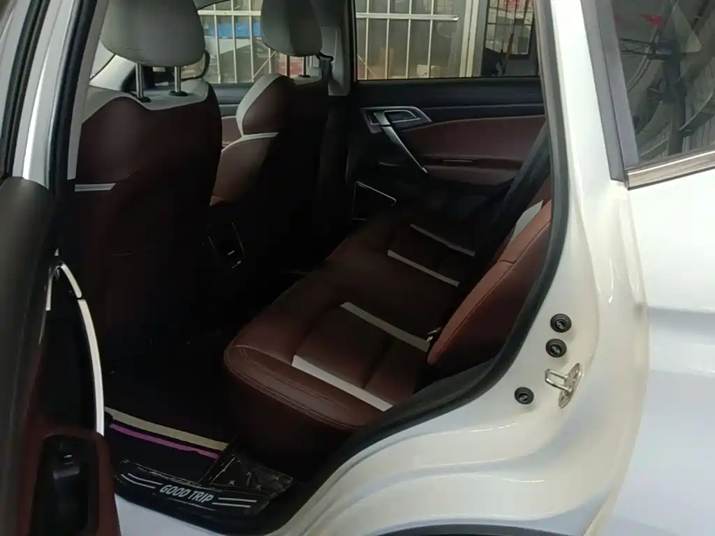 Geely Boyue — миниатюра 17