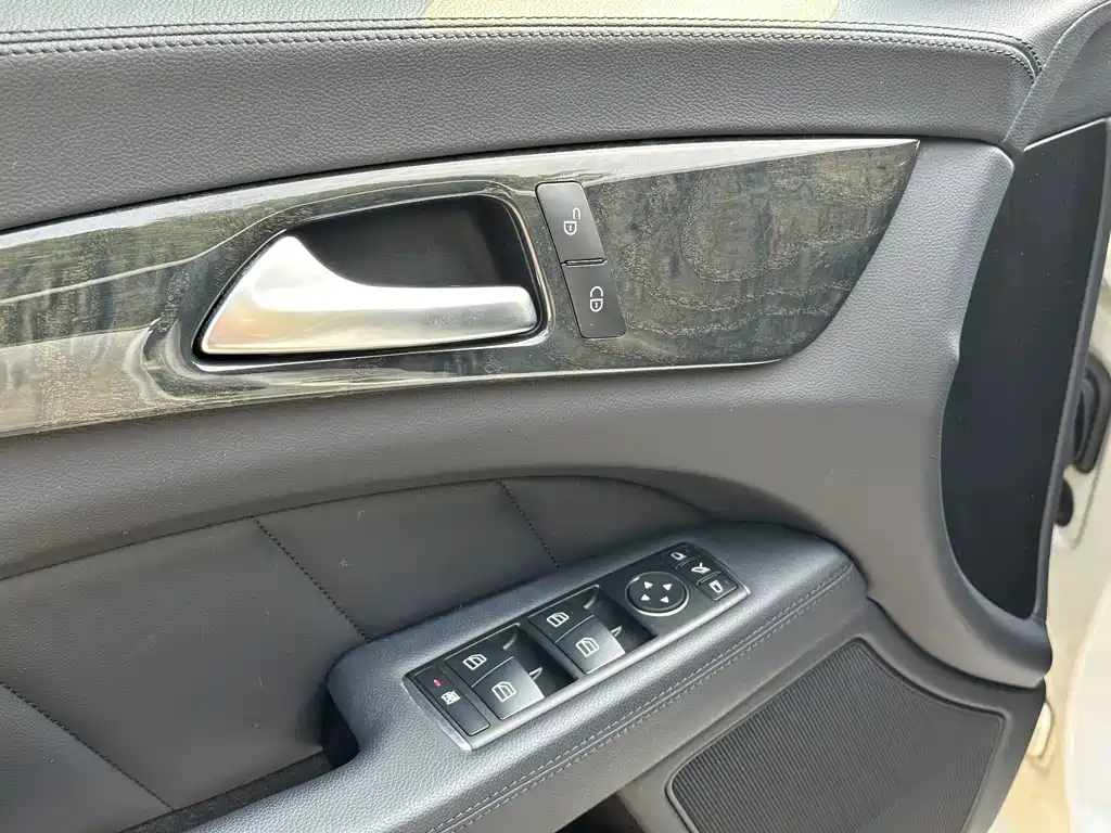 Mercedes-Benz CLS — миниатюра 9