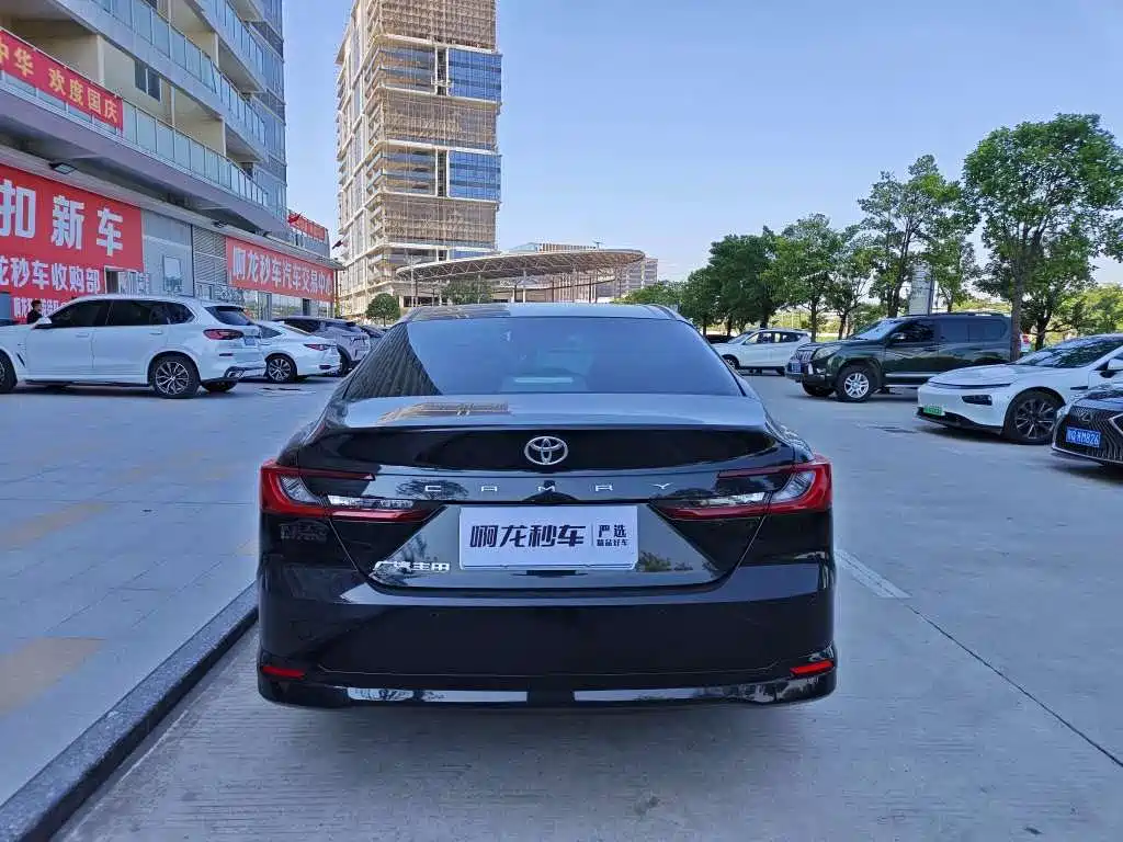 Toyota Camry — миниатюра 4