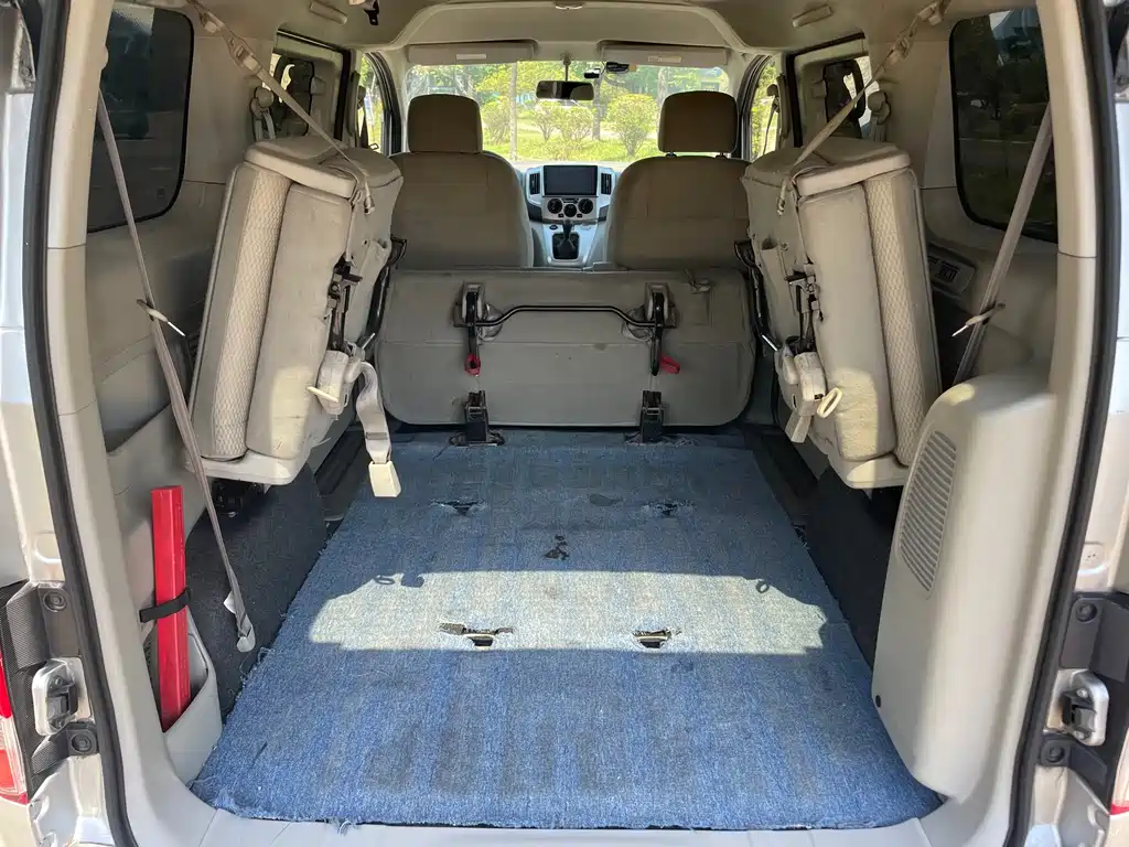 Nissan NV200 — миниатюра 20
