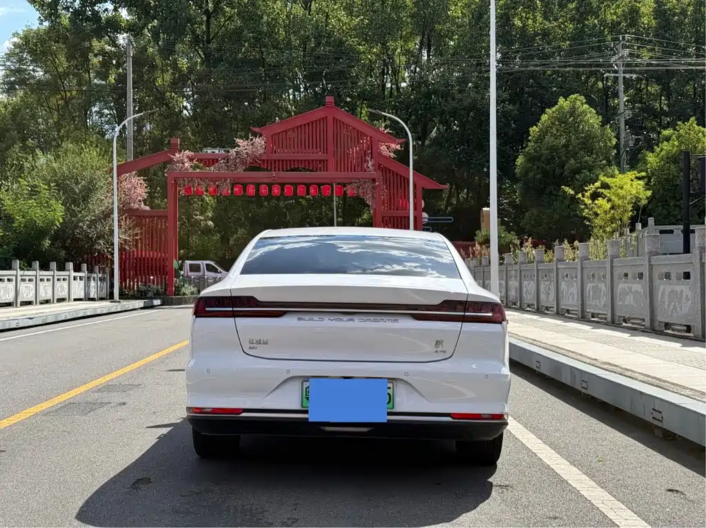 BYD Han — миниатюра 6