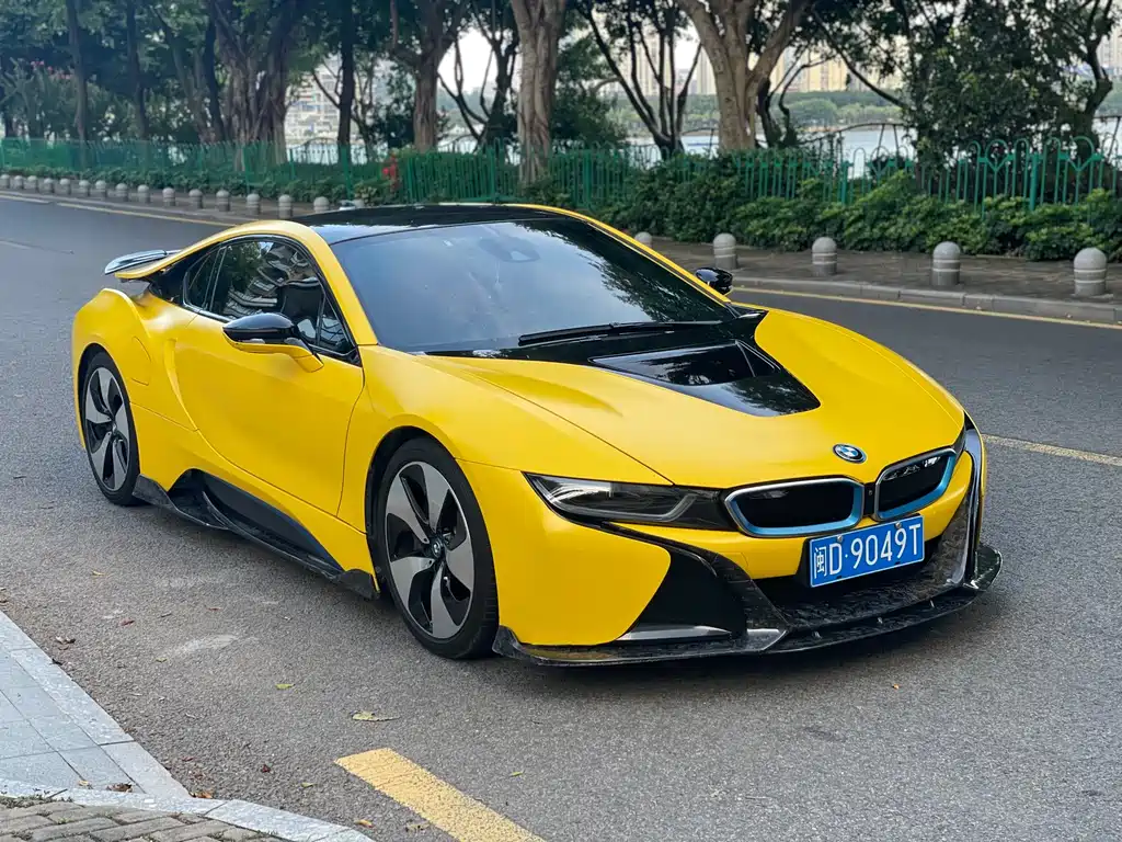 BMW  I8