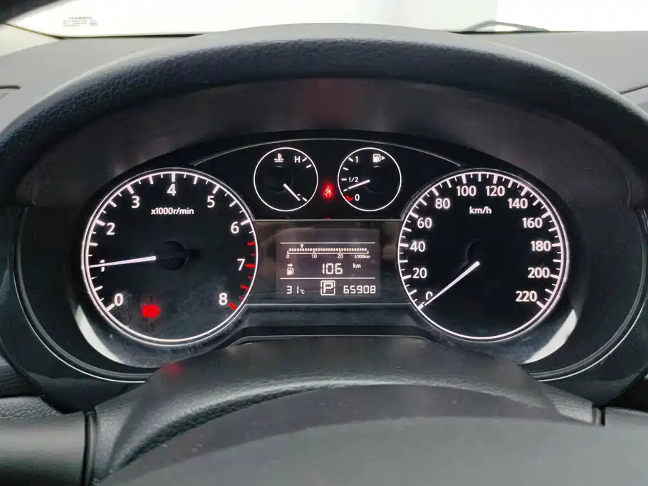 Nissan Tiida — миниатюра 14