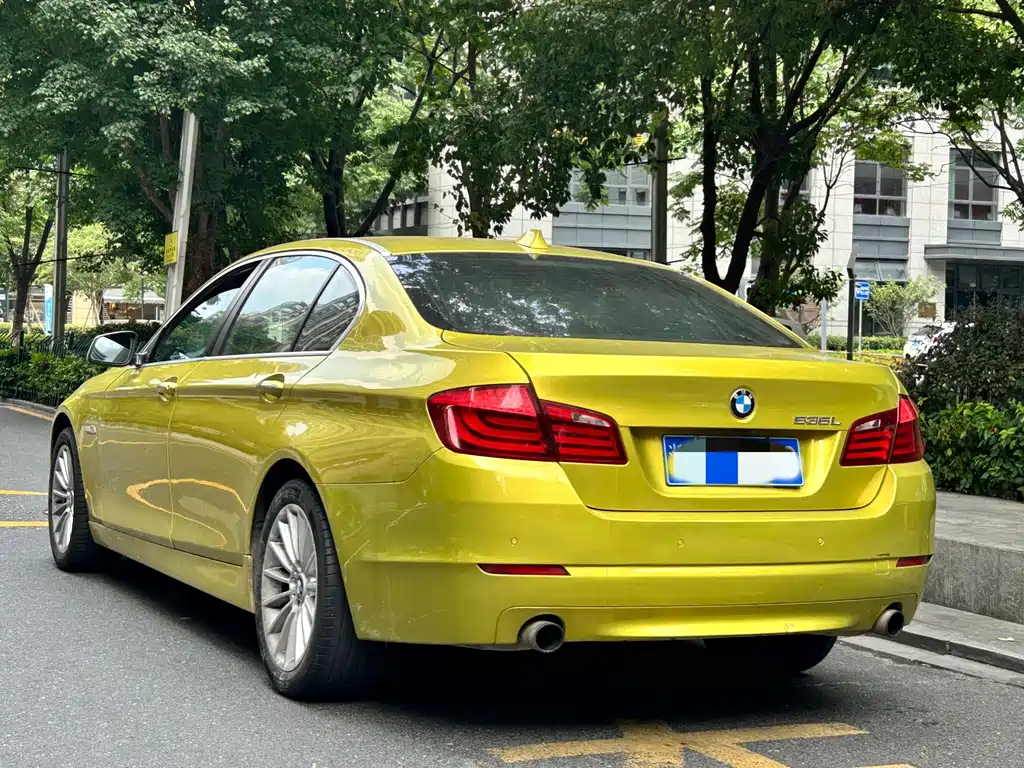 BMW 5 Series — миниатюра 6