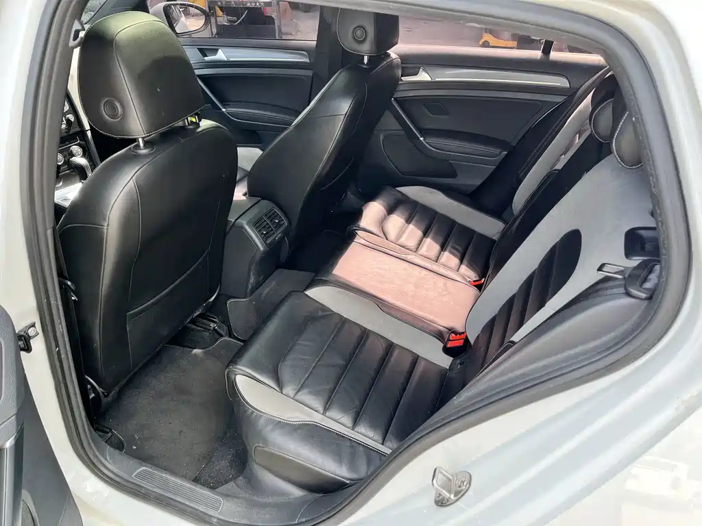 Volkswagen Golf — миниатюра 6