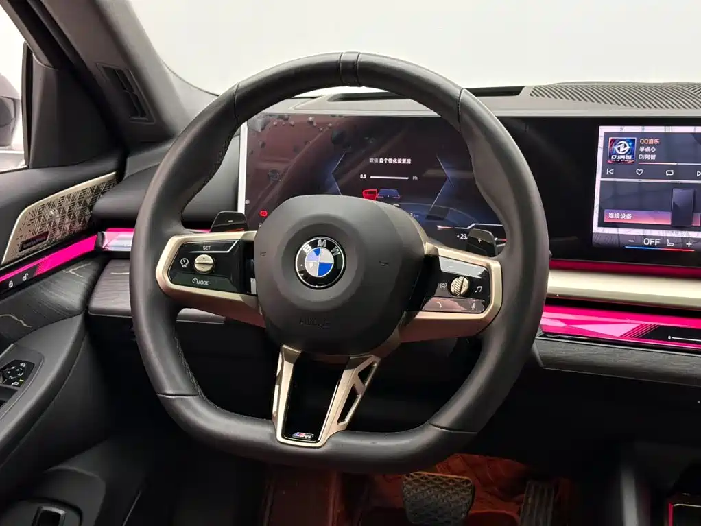 BMW 5 Series — миниатюра 12
