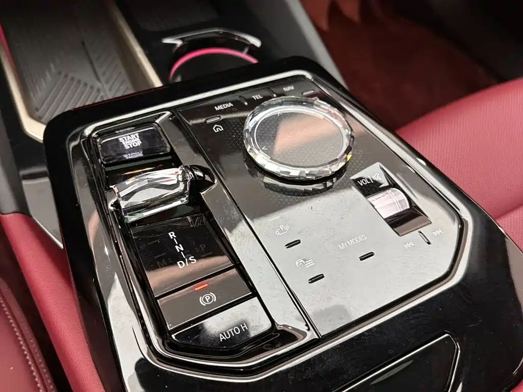 BMW 5 Series — миниатюра 16