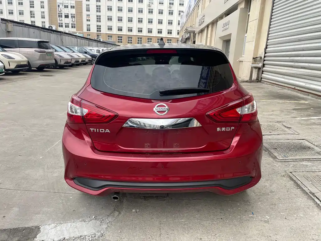 Nissan Tiida — миниатюра 5