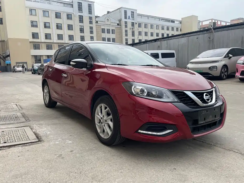 Nissan Tiida — миниатюра 7