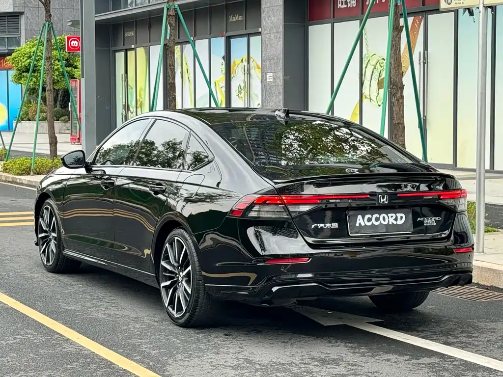 Honda Accord — миниатюра 7