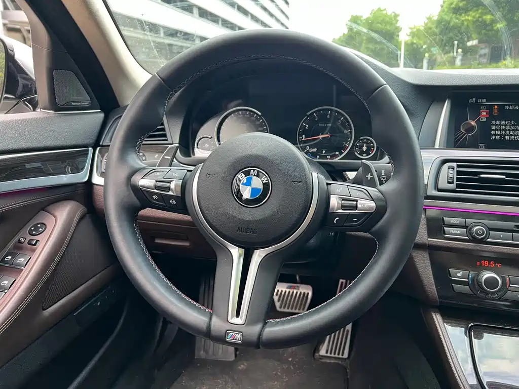 BMW 5 Series — миниатюра 6