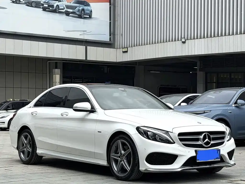 Mercedes-Benz C-Class — миниатюра 3