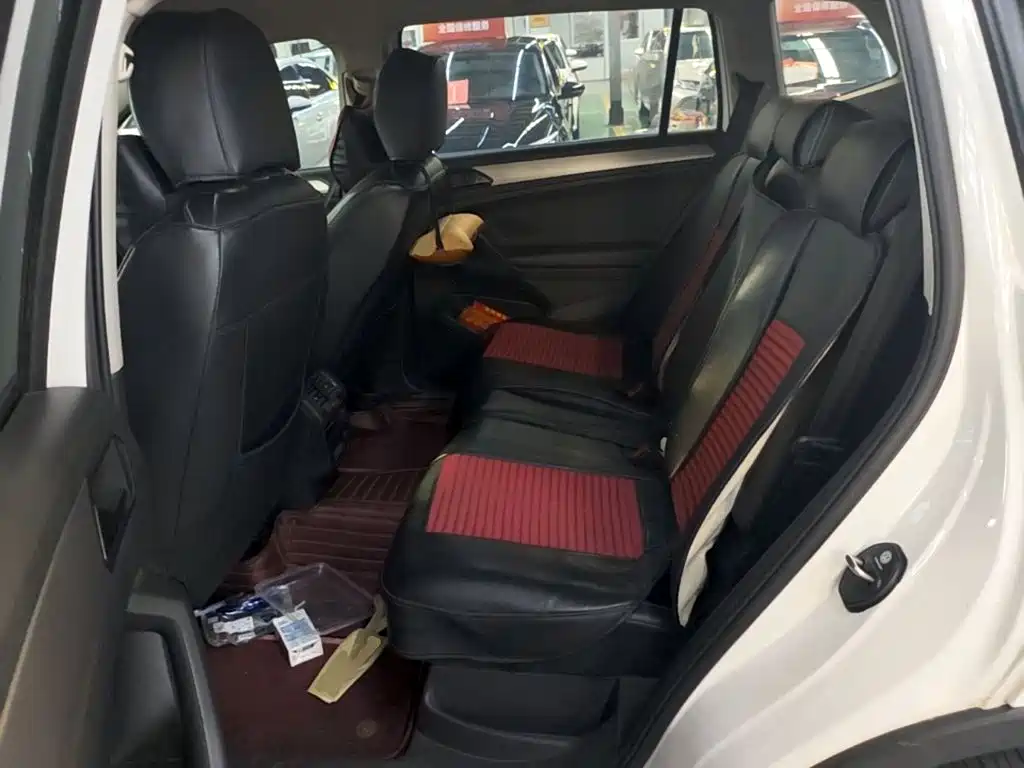 Volkswagen Tiguan L — миниатюра 17