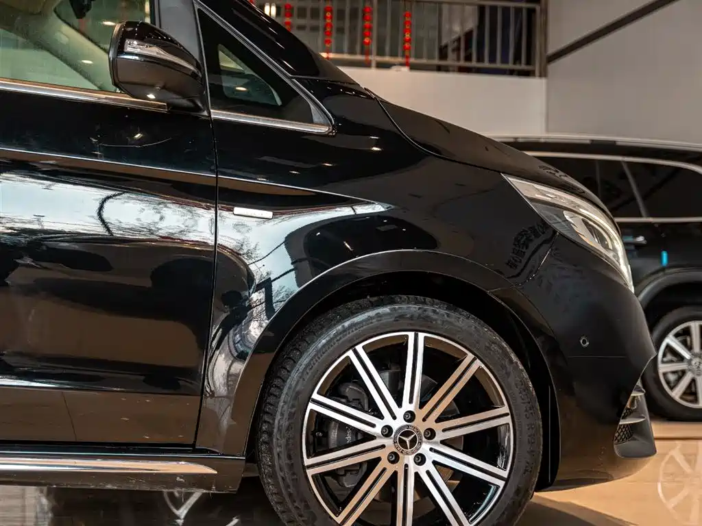 MERCEDES-BENZ V CLASS